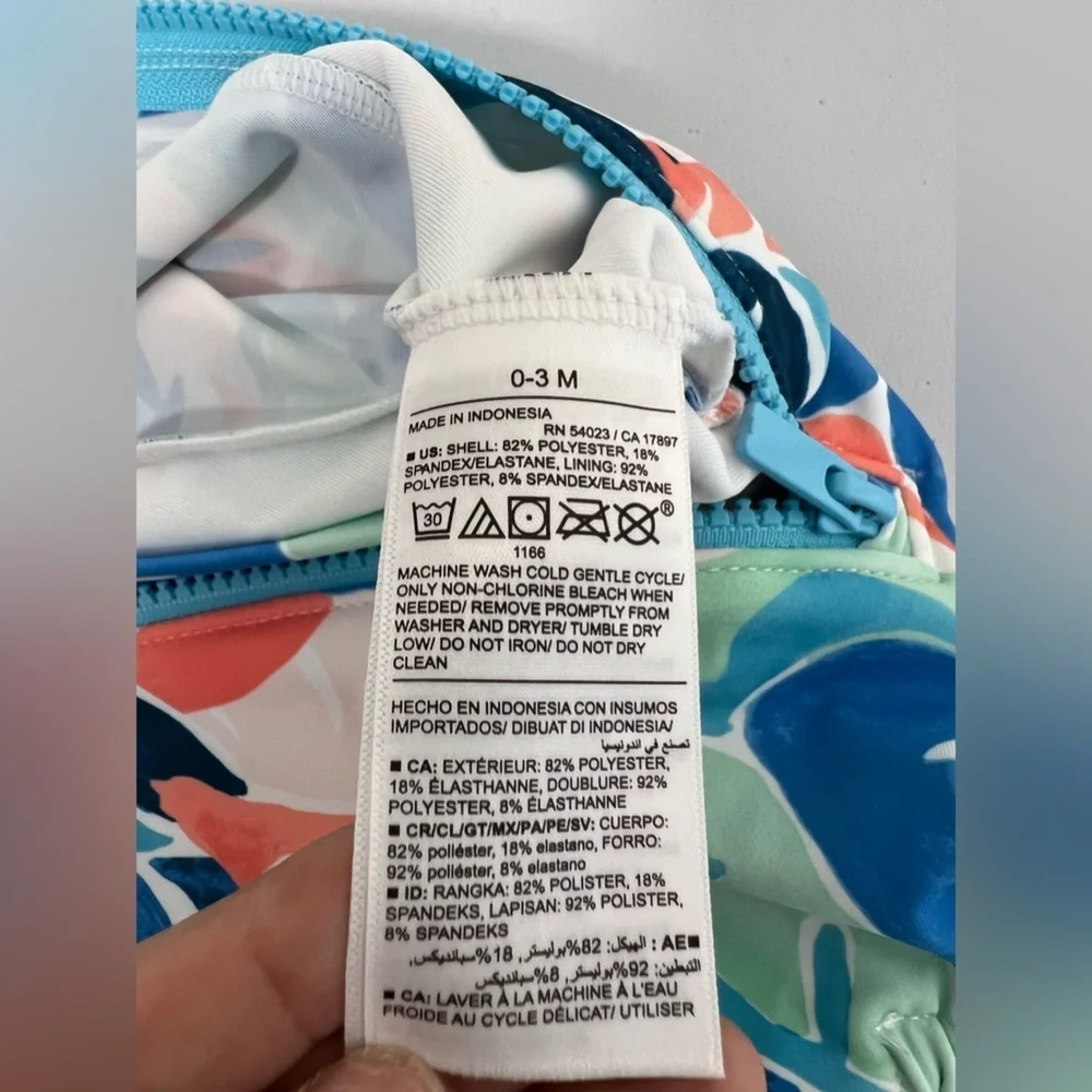 OLD NAVY BABY SWIMSUIT SIZE 0-3M